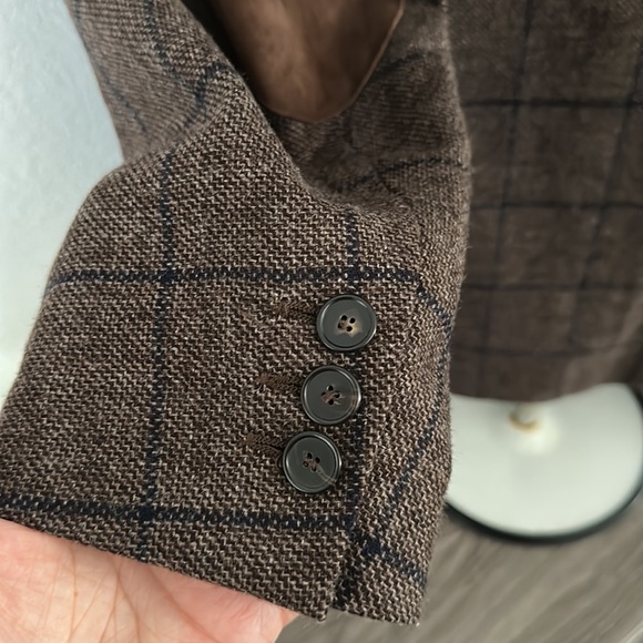 Façonnable men’s jacket. With removable velvet quilted detailing on inside - Picture 13 of 14